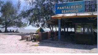 PANTAI　REMIS　パンタイ　レミス　おすすめしません。（笑）クアラスランゴールの南の海　in Malaysia