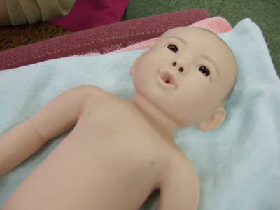 赤ちゃん人形　3キロ